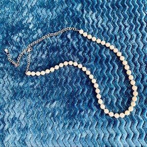 White Pearls Belt w Silver Chain